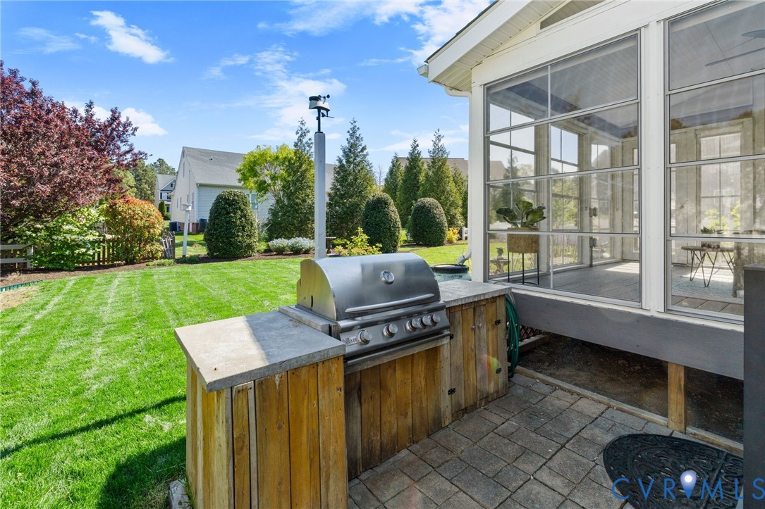 15266 Willow Hill Ln