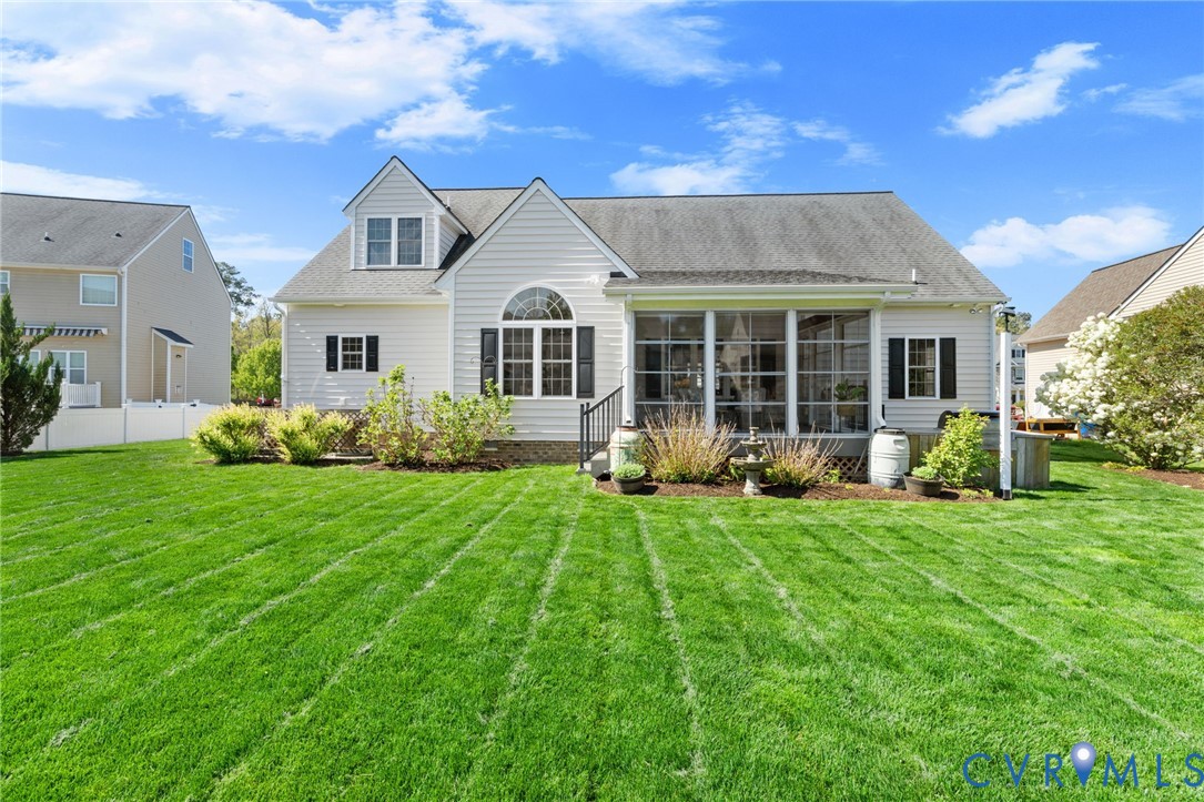 15266 Willow Hill Ln