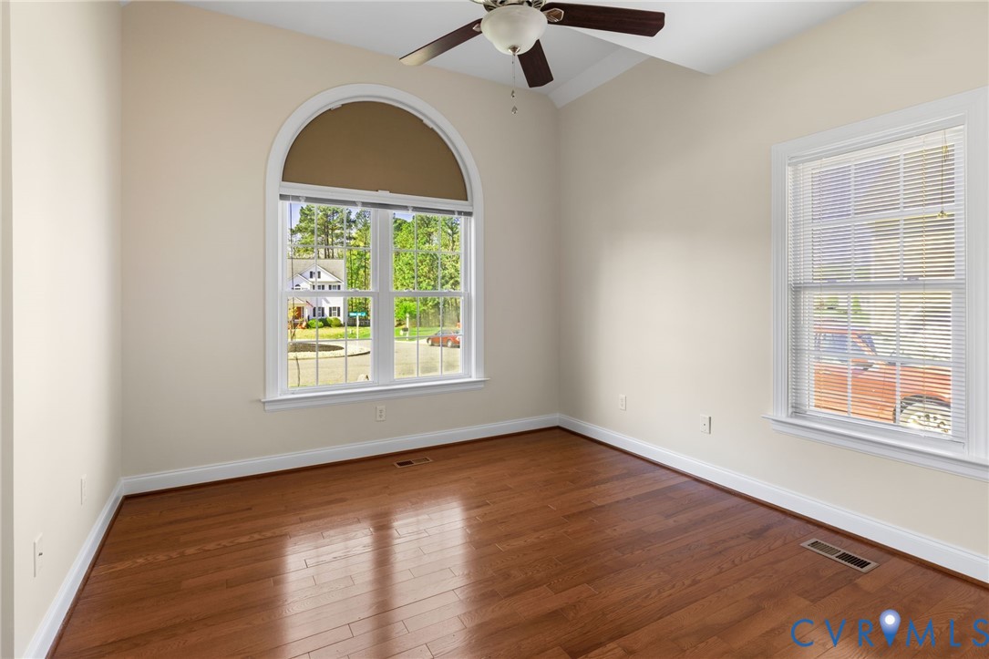 15266 Willow Hill Ln