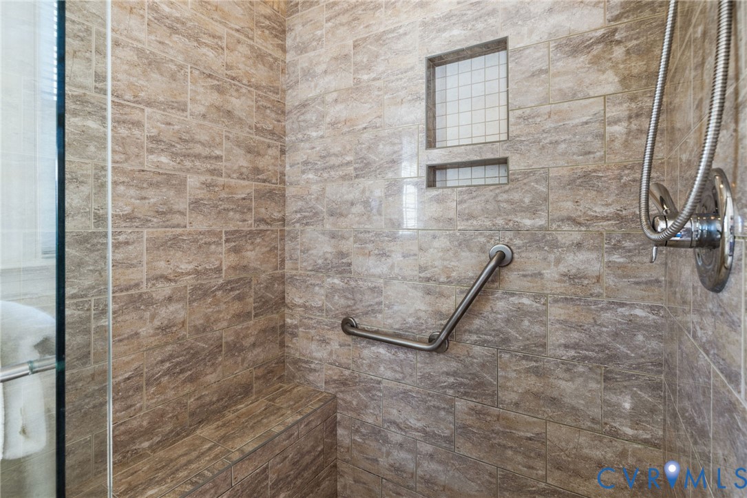 15266 Willow Hill Ln