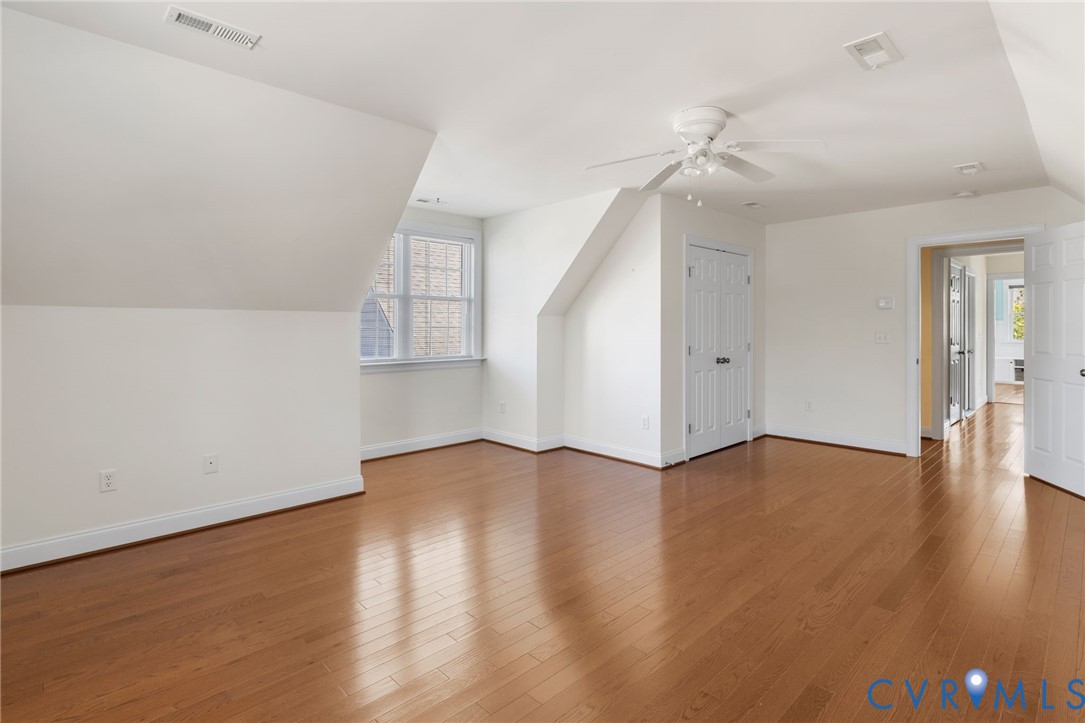 15266 Willow Hill Ln