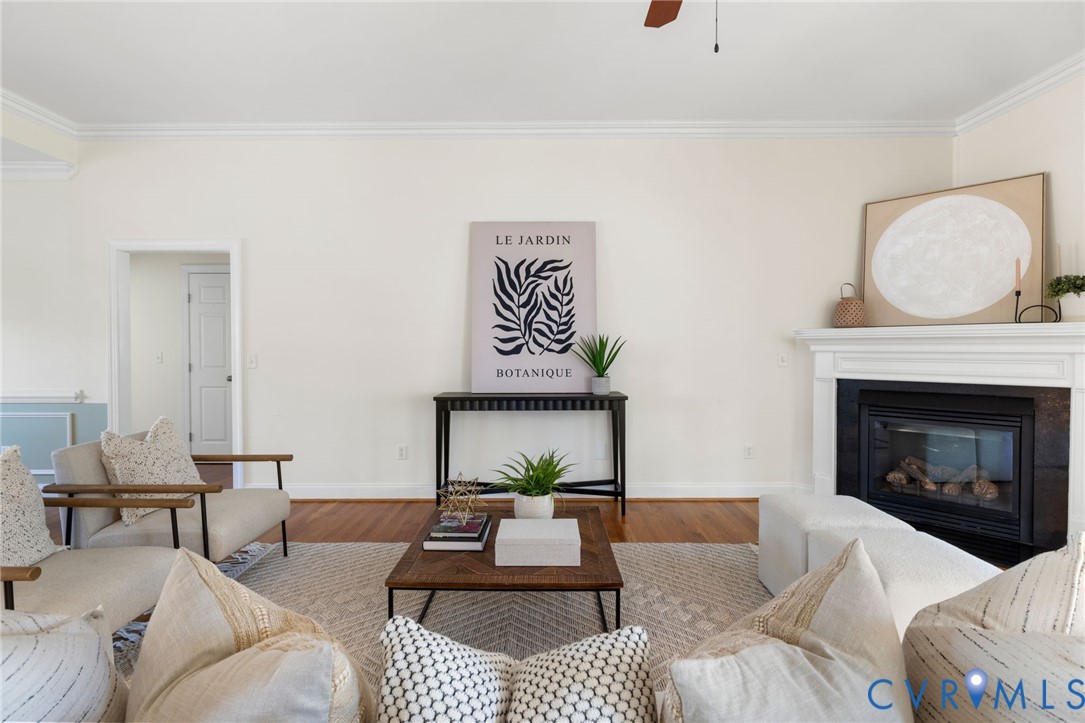 15266 Willow Hill Ln