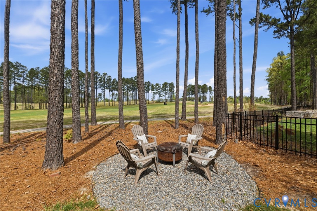 17818 Silverthread Ter