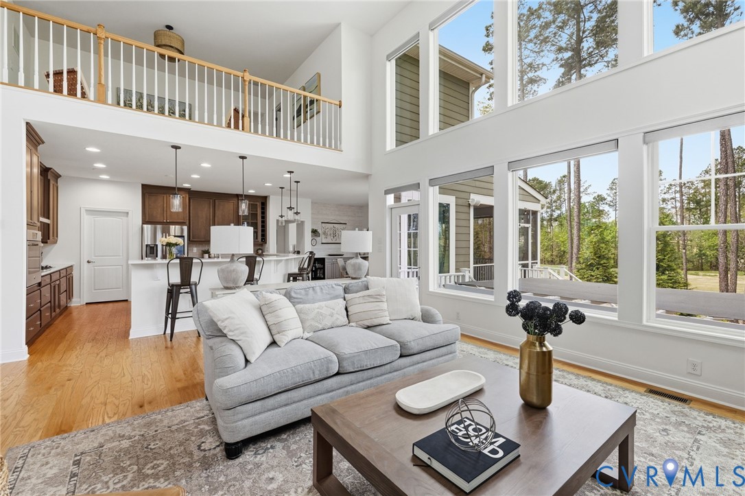 17818 Silverthread Ter