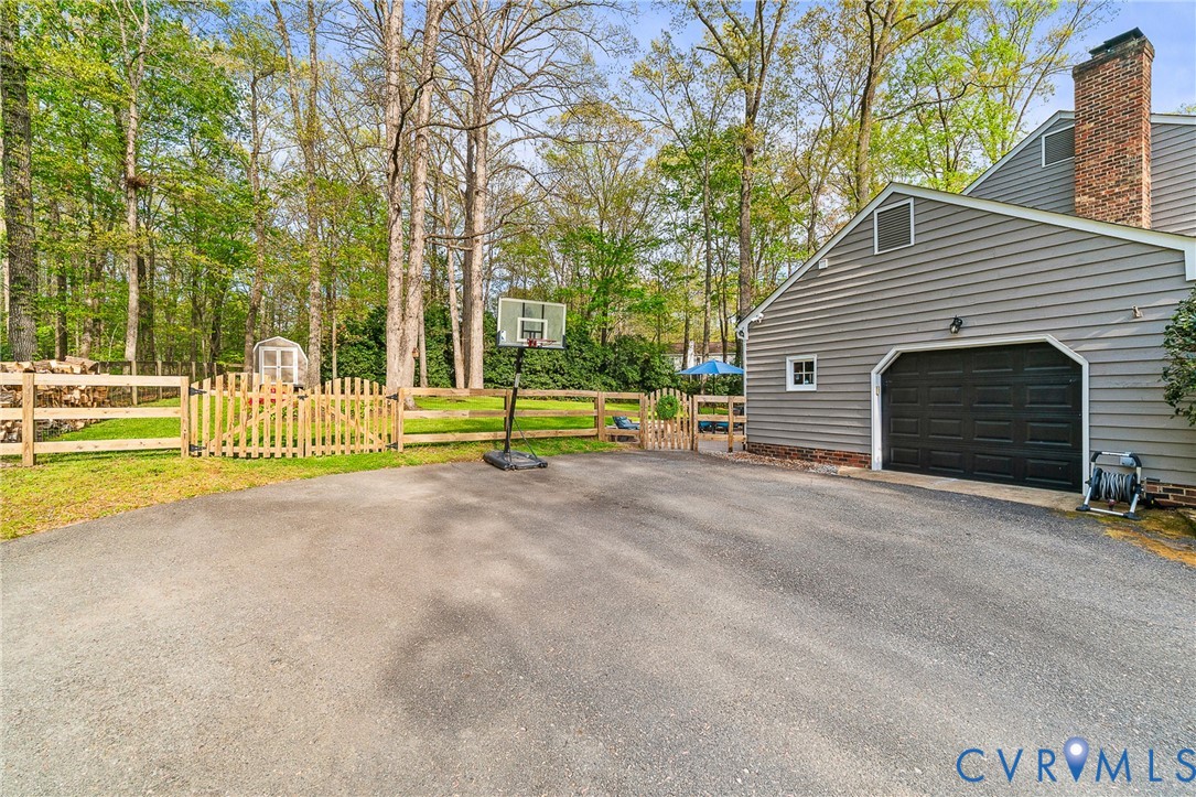 1013 Castle Hollow Rd