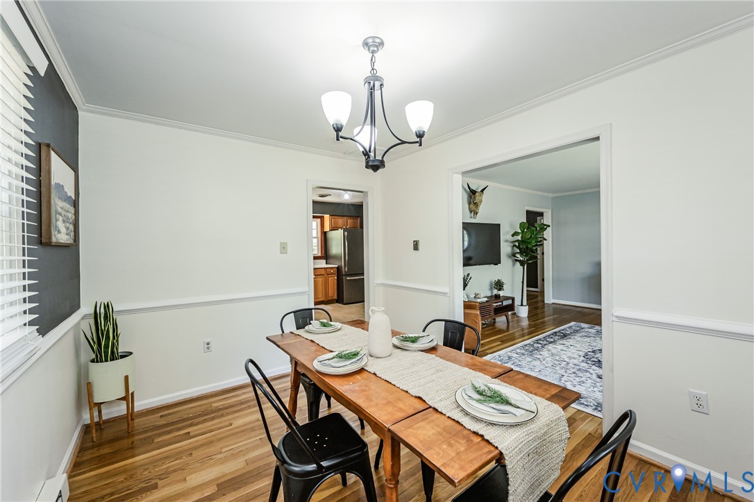 1607 Winding Way