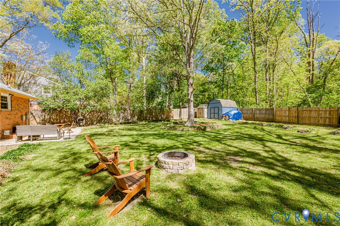 1607 Winding Way