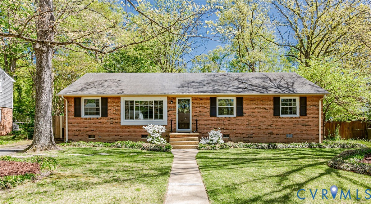 1607 Winding Way