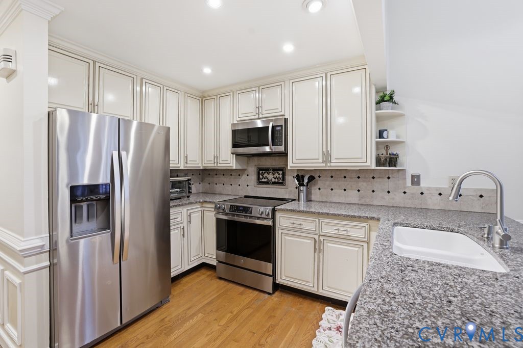 11108 Warren View Rd