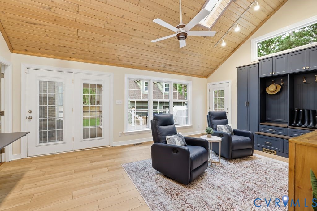 11108 Warren View Rd