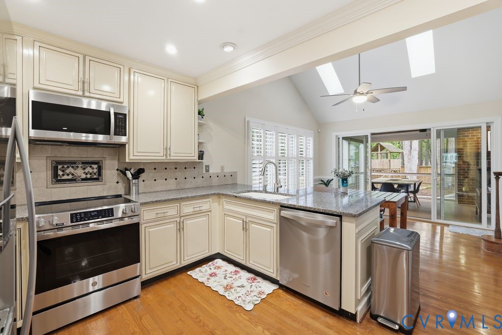 11108 Warren View Rd