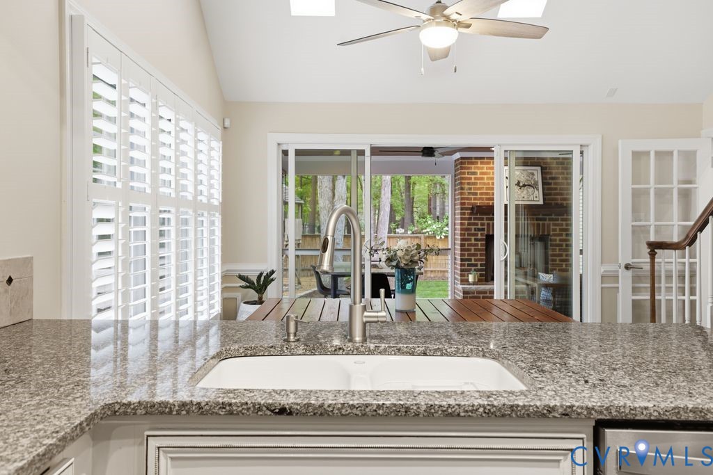 11108 Warren View Rd