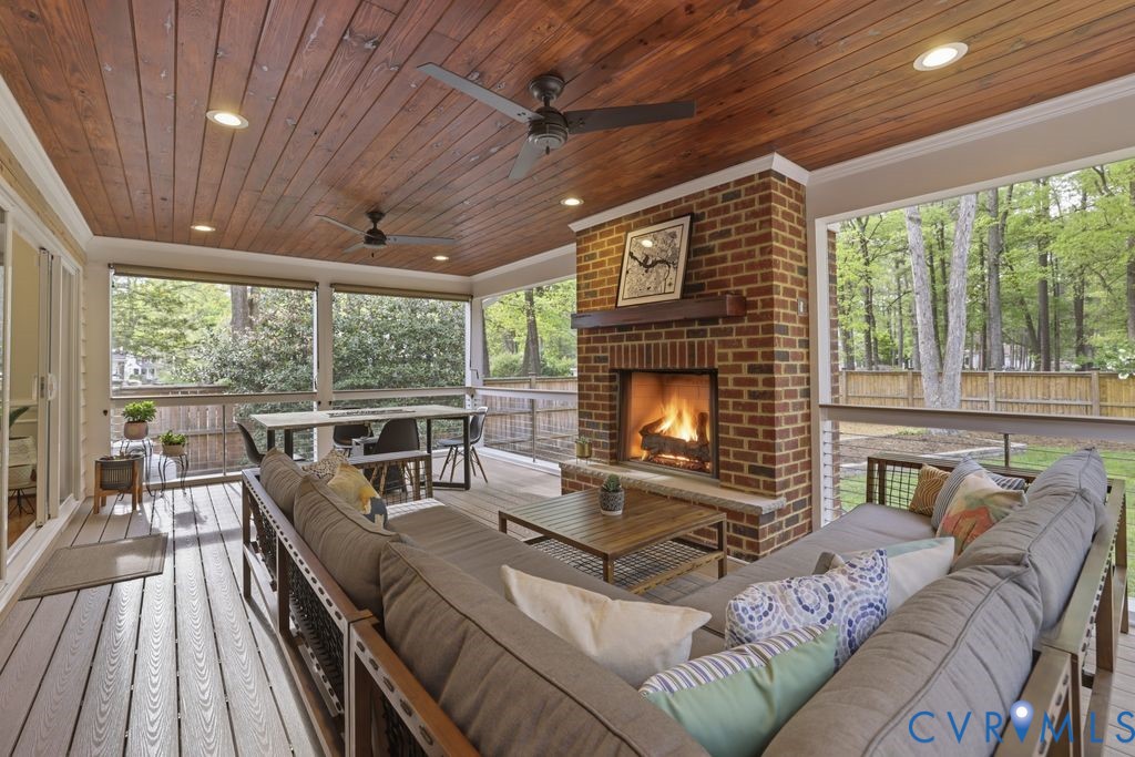 11108 Warren View Rd