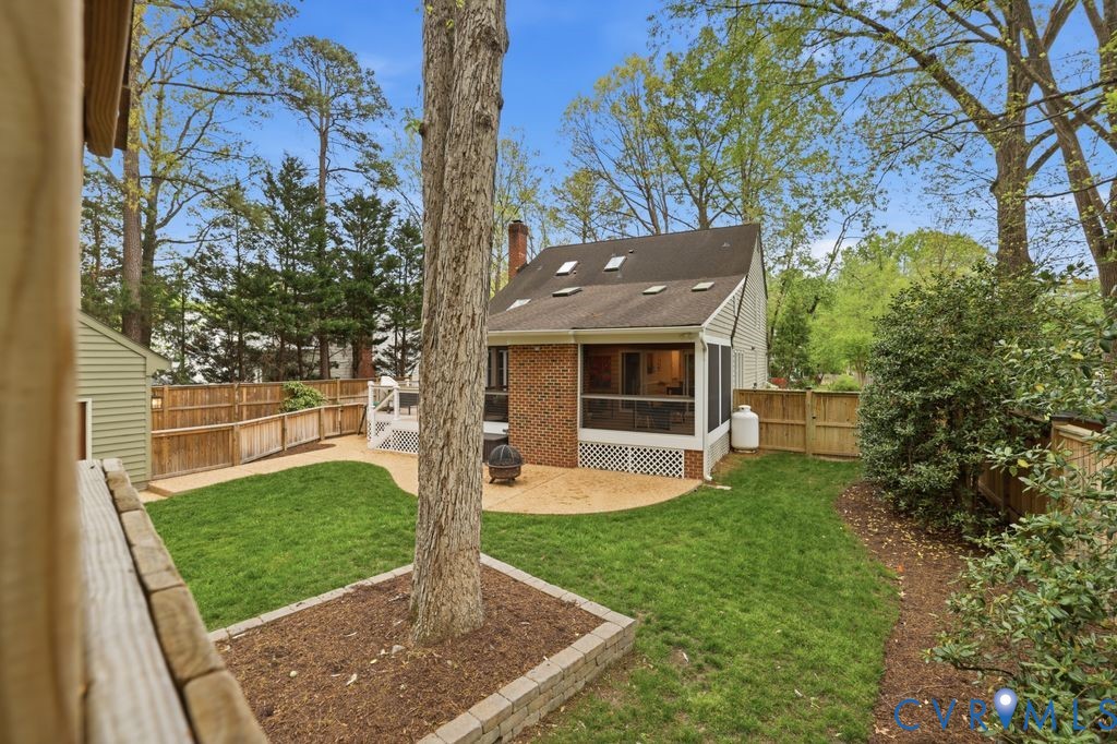 11108 Warren View Rd