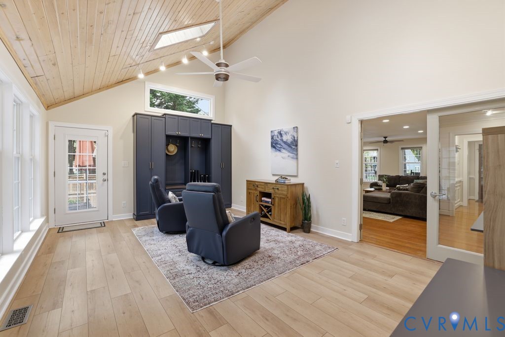 11108 Warren View Rd