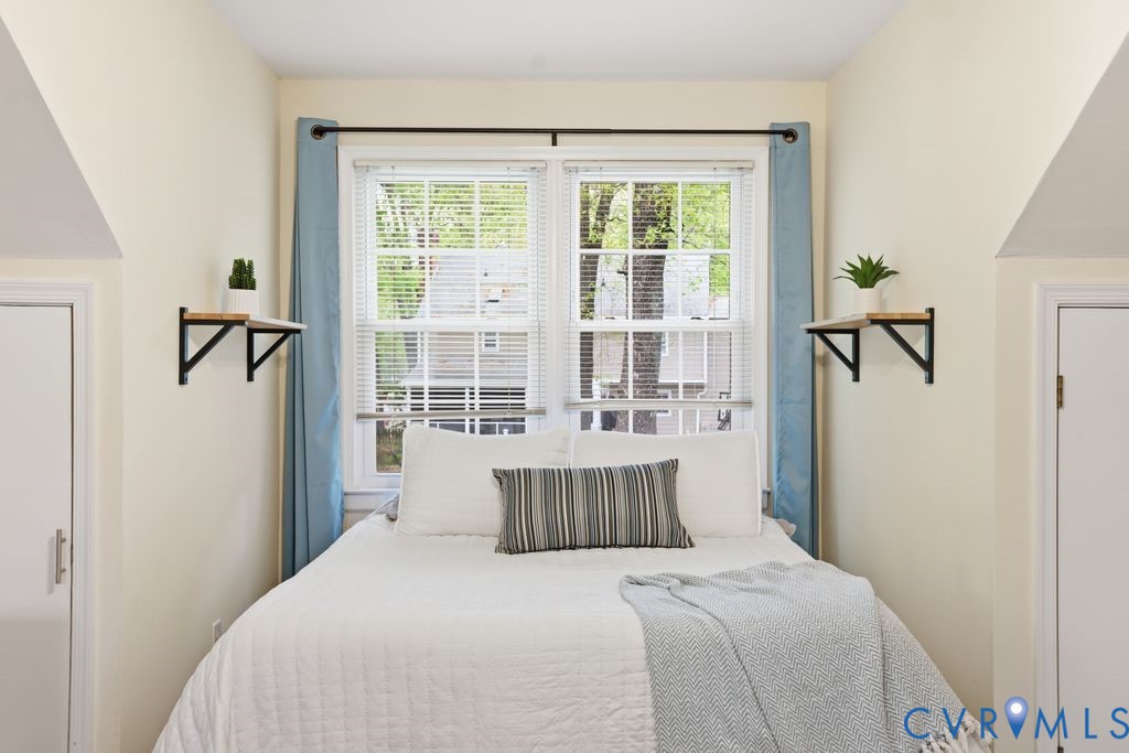 11108 Warren View Rd