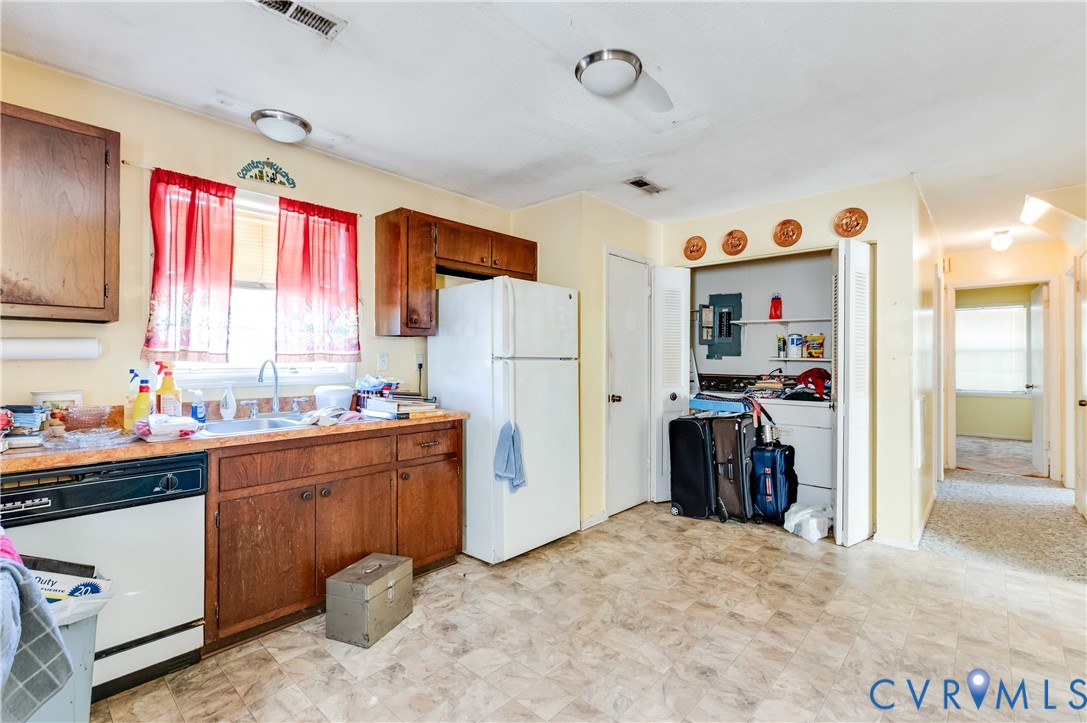 1006 Pineville Rd