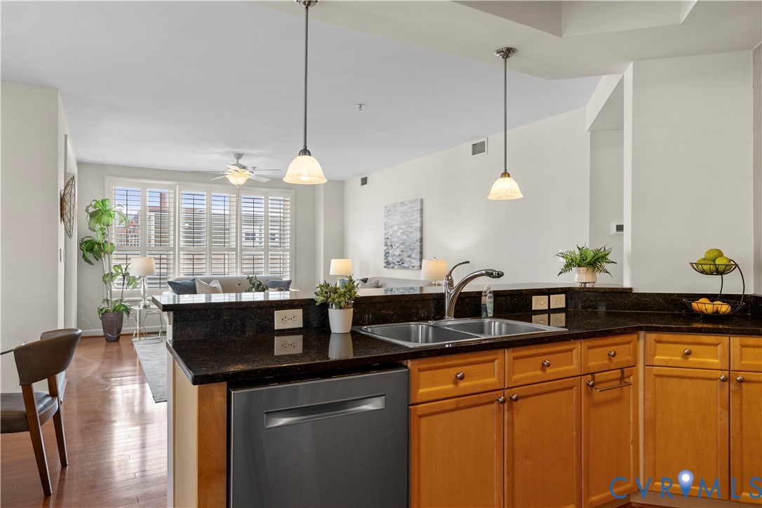 4820 Old Main St Unit#402