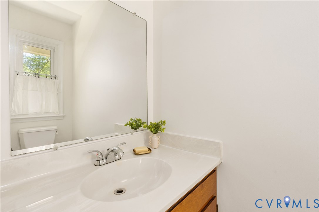 5417 Standing Oak Rd