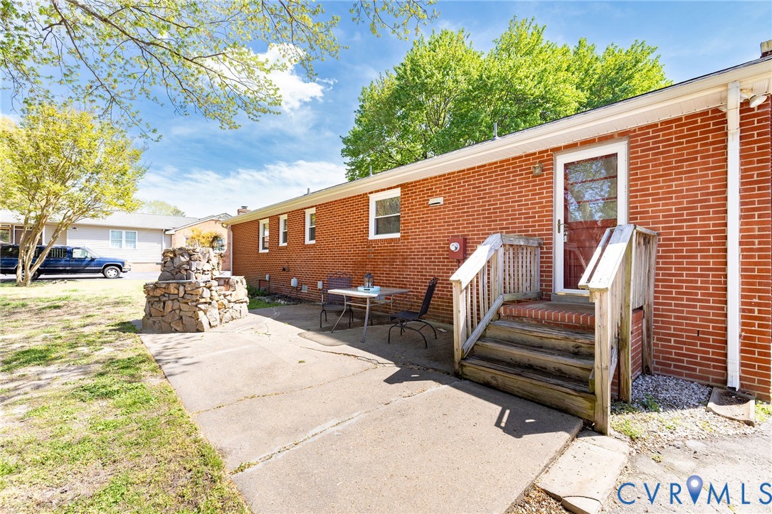 7252 Fairview Dr