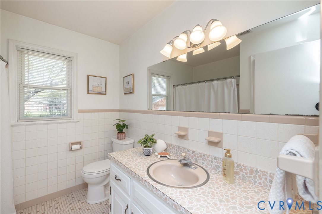 7252 Fairview Dr