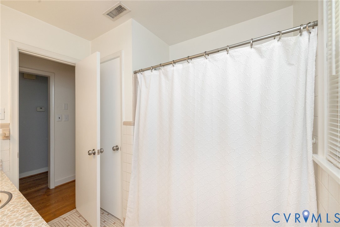 7252 Fairview Dr