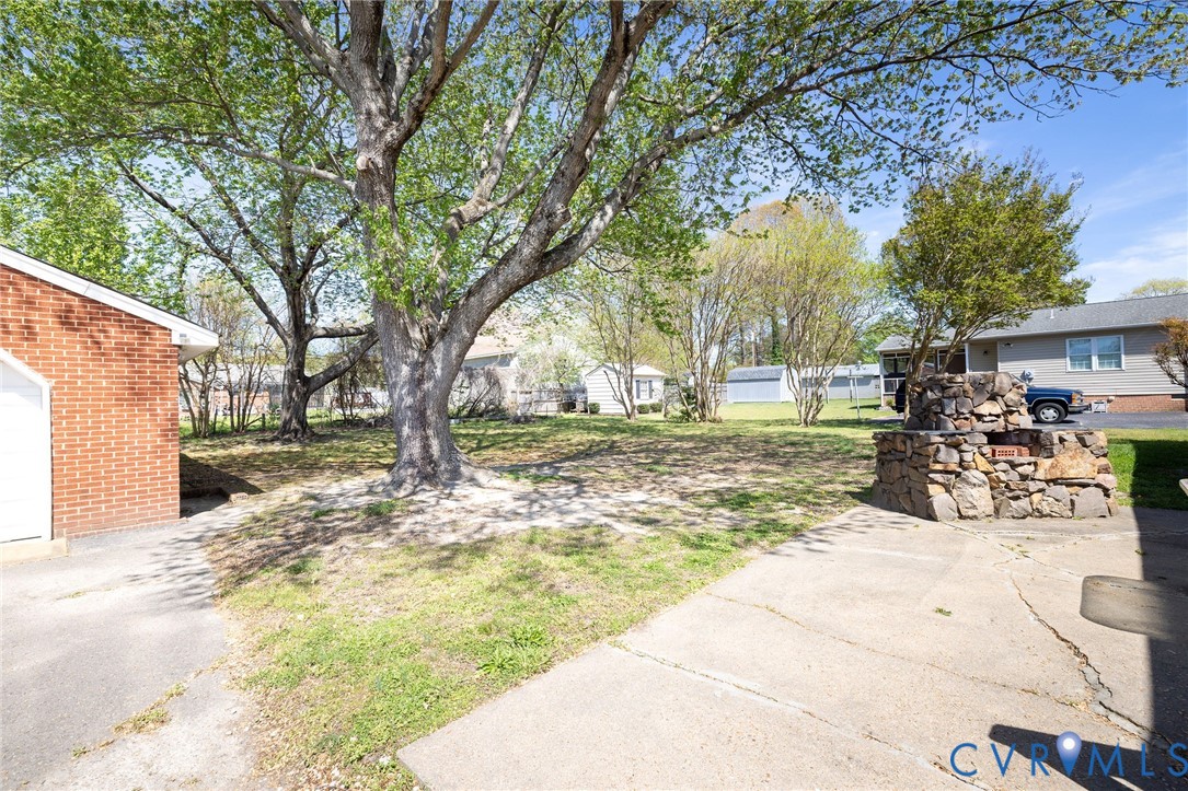 7252 Fairview Dr