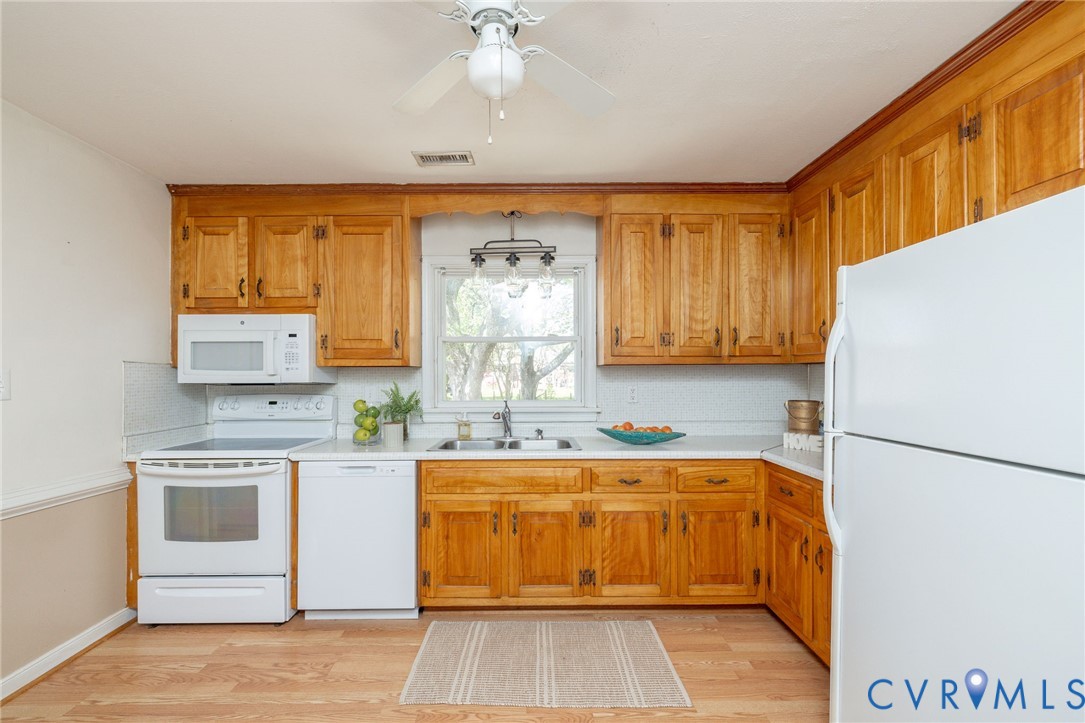 7252 Fairview Dr