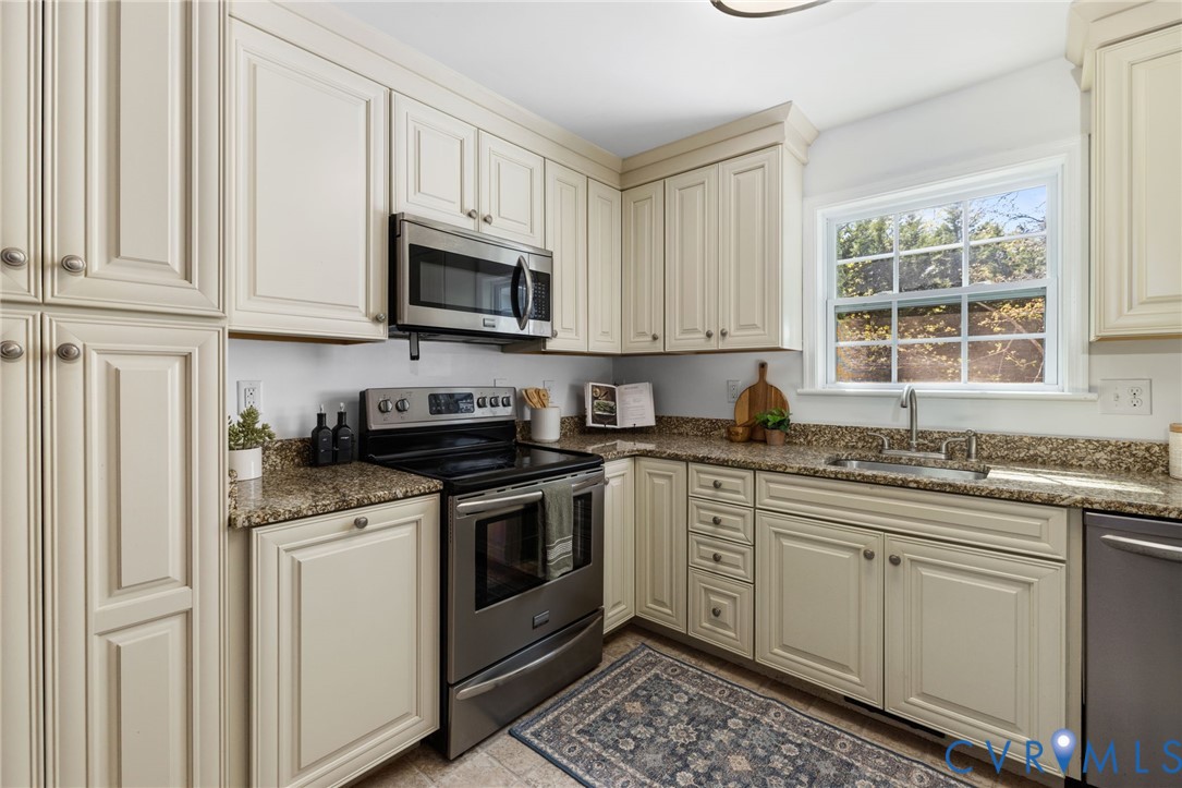 1615 Fort Hill Dr