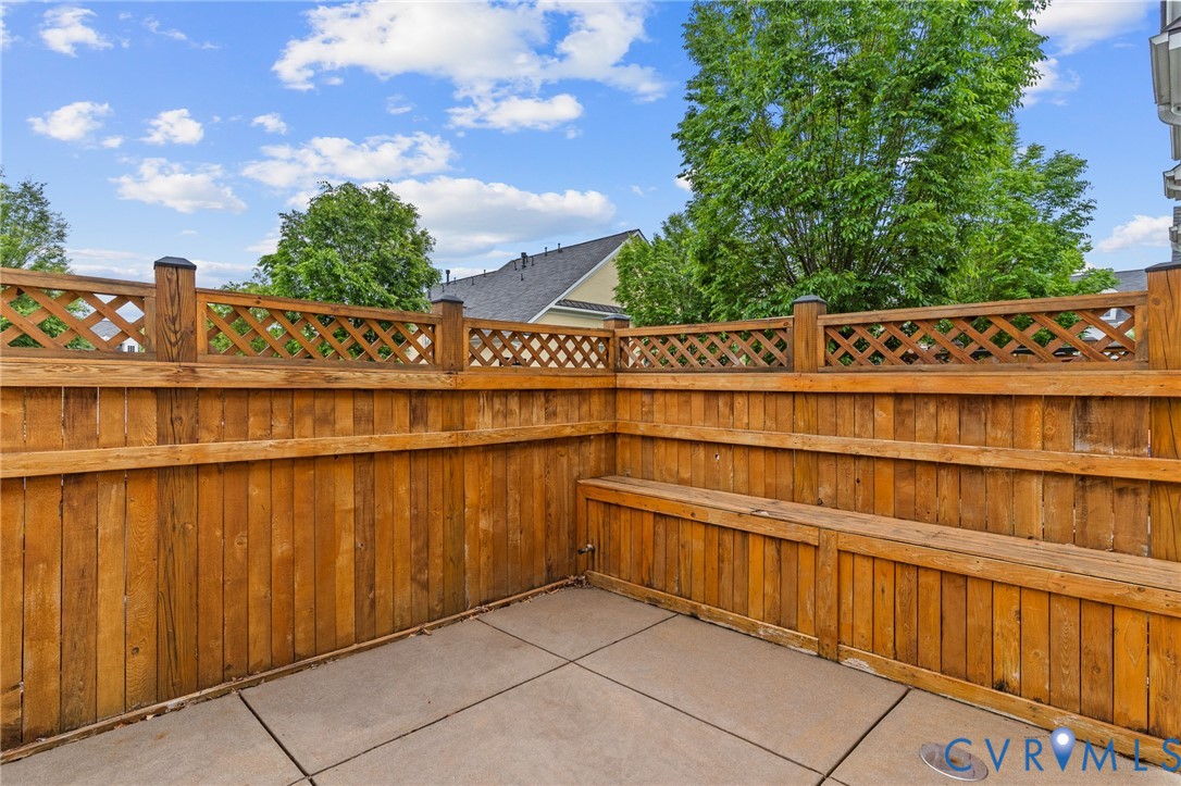 1004 Marney Ct