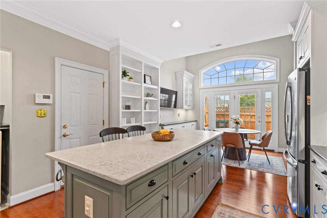 1004 Marney Ct