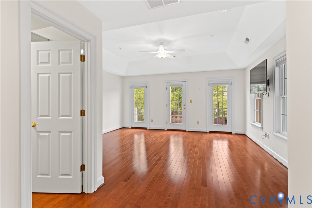 1004 Marney Ct