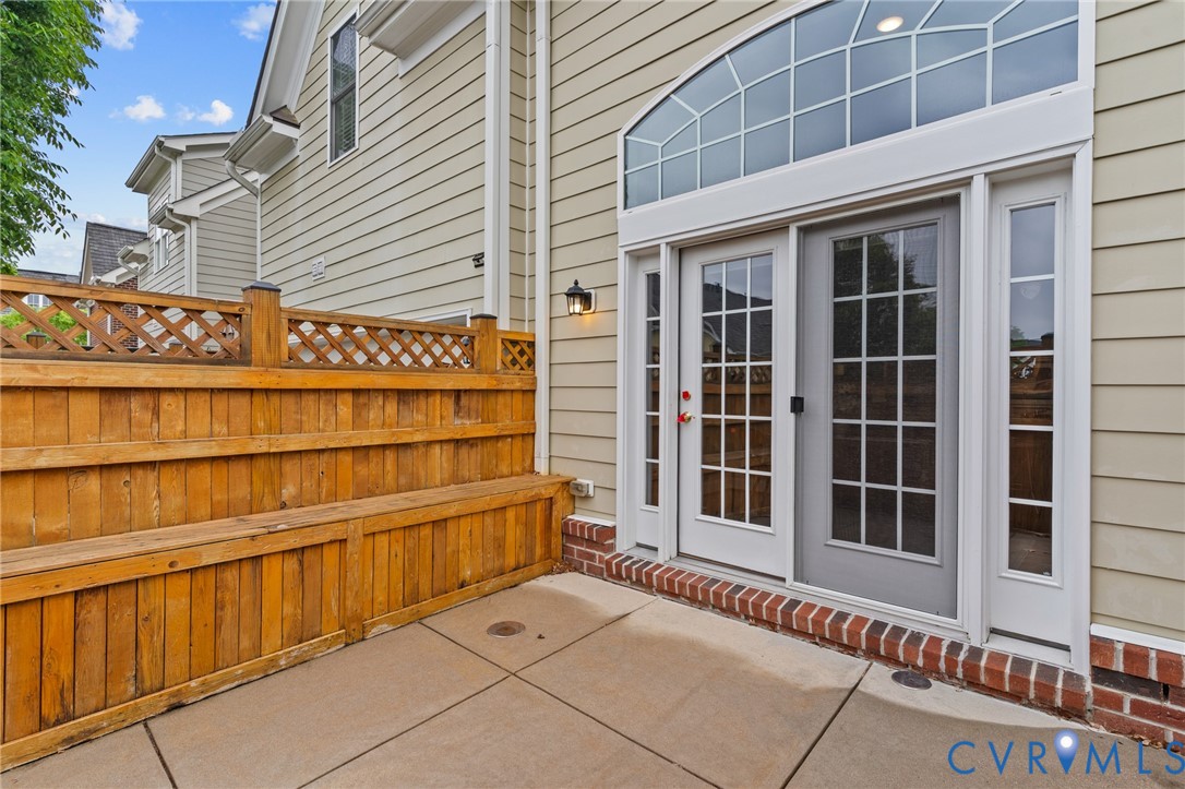1004 Marney Ct