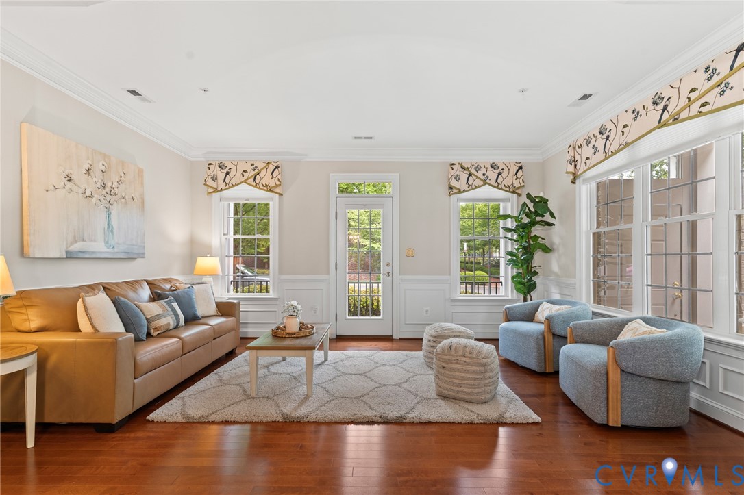 1004 Marney Ct