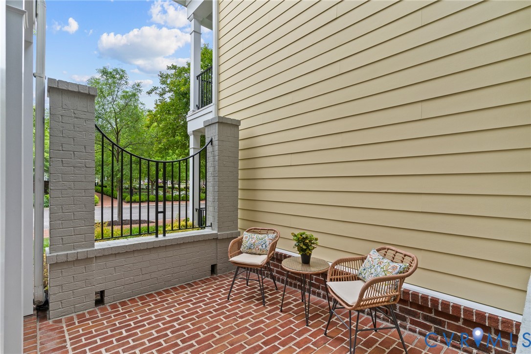 1004 Marney Ct