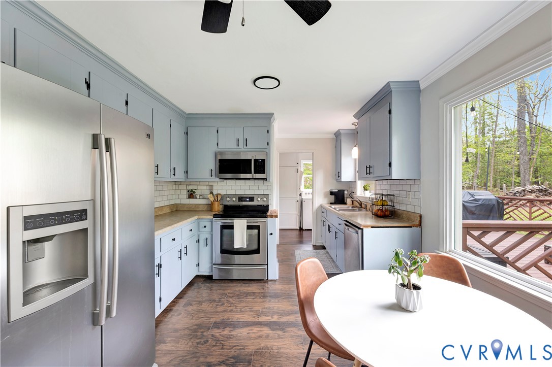 11711 Goldenbrook Dr