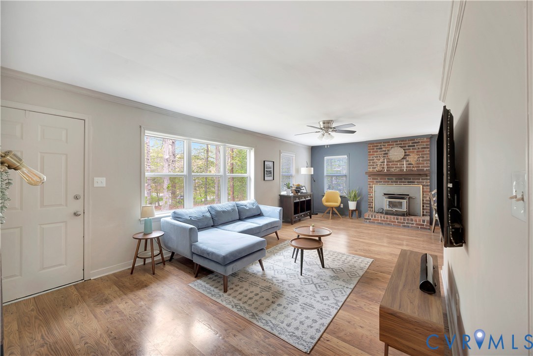 11711 Goldenbrook Dr