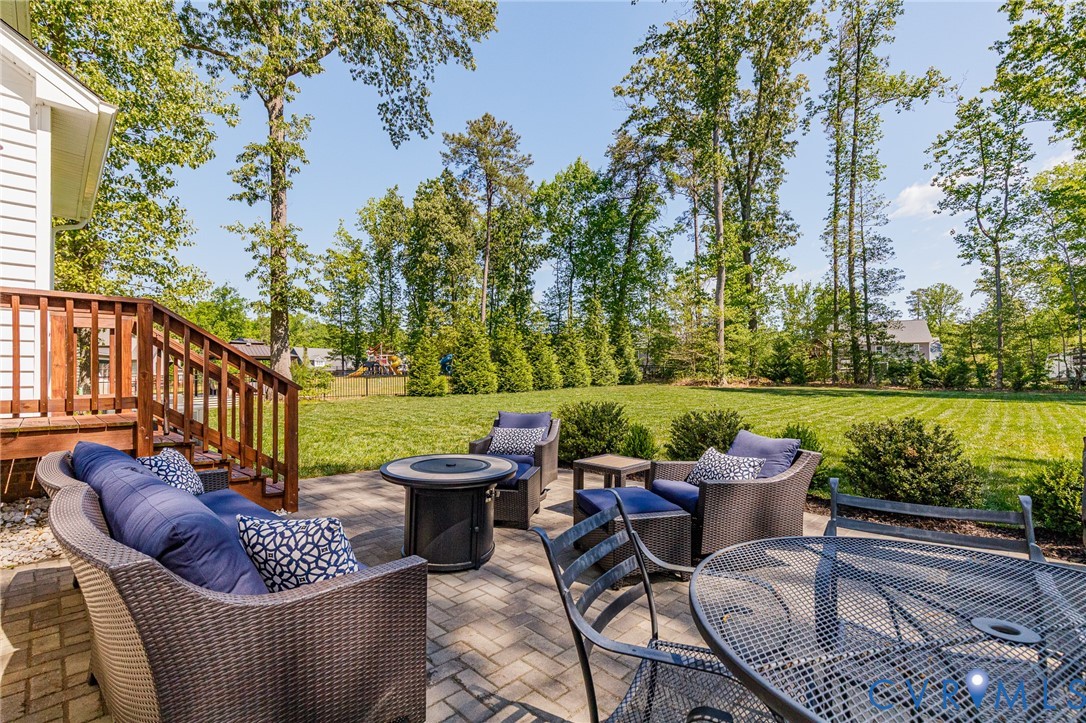 9131 Deerlake Dr