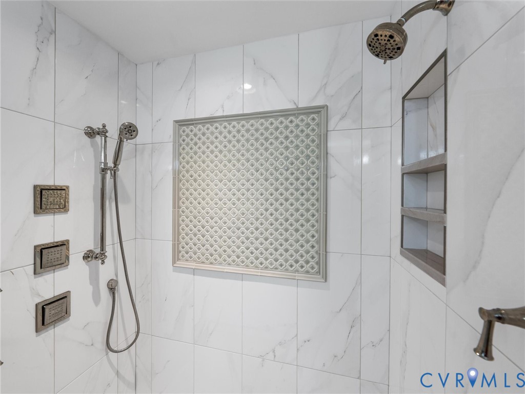 11811 Prince Regent Pl