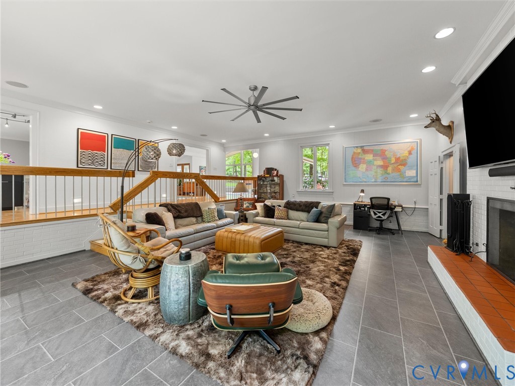 10301 Ashcrest Pl