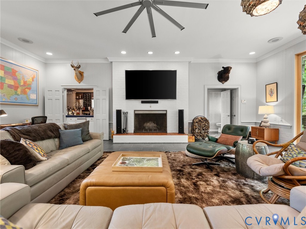 10301 Ashcrest Pl