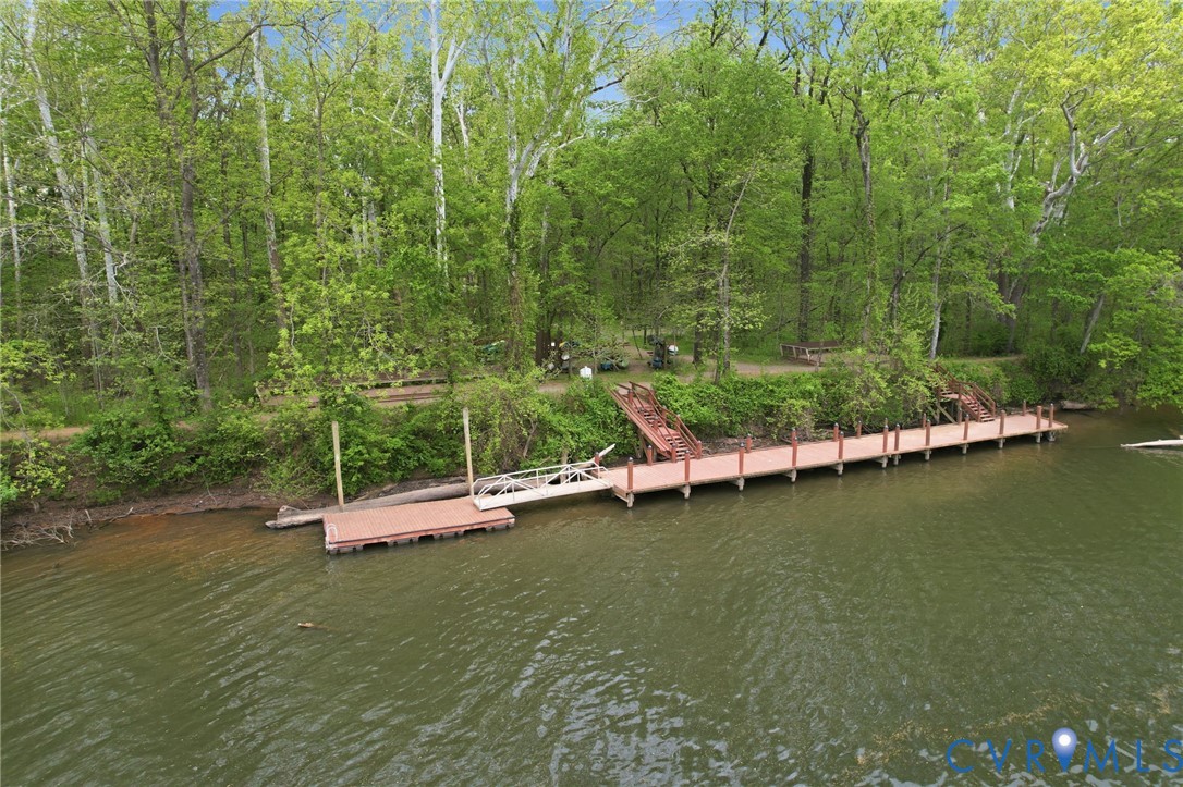 3301 Seaford Crossing Dr