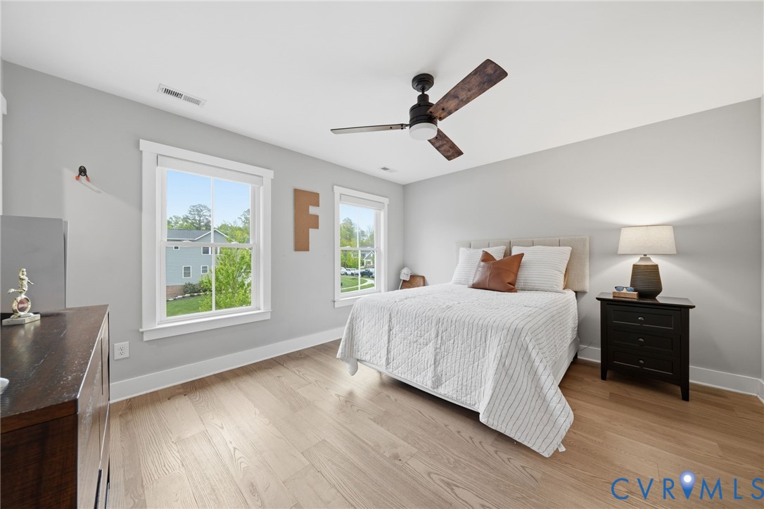 3301 Seaford Crossing Dr