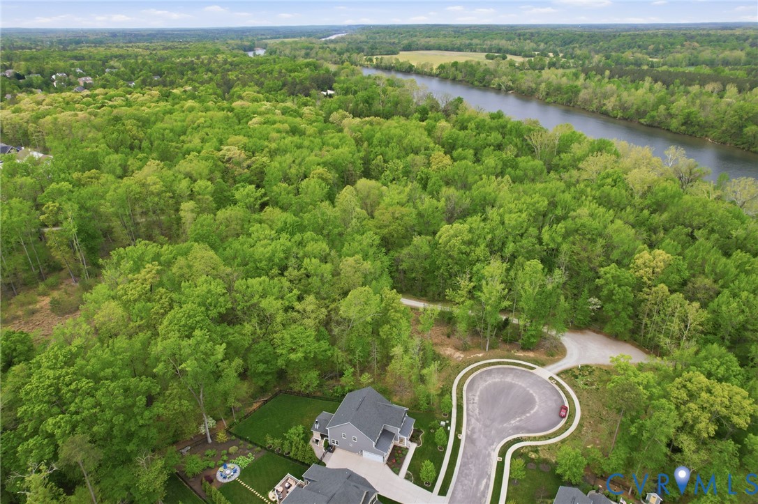 3301 Seaford Crossing Dr