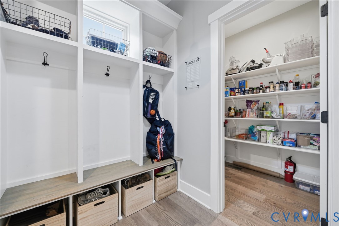 3301 Seaford Crossing Dr