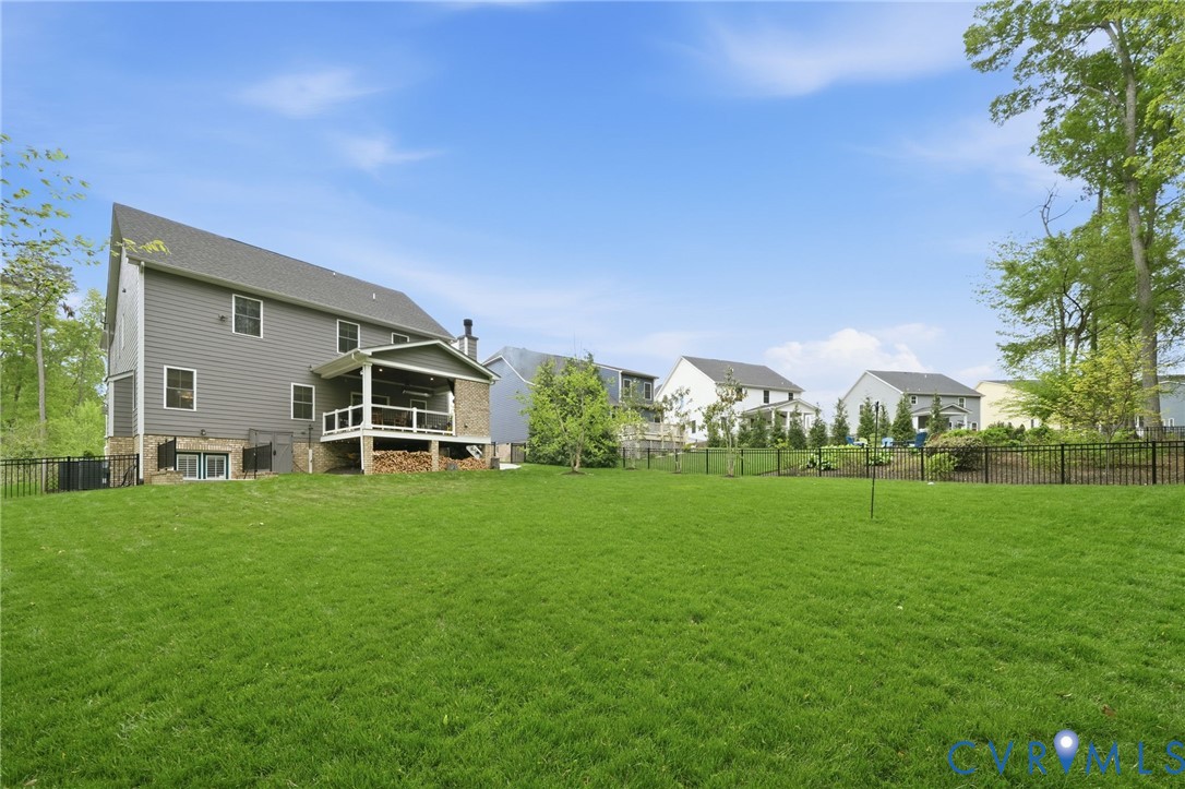 3301 Seaford Crossing Dr