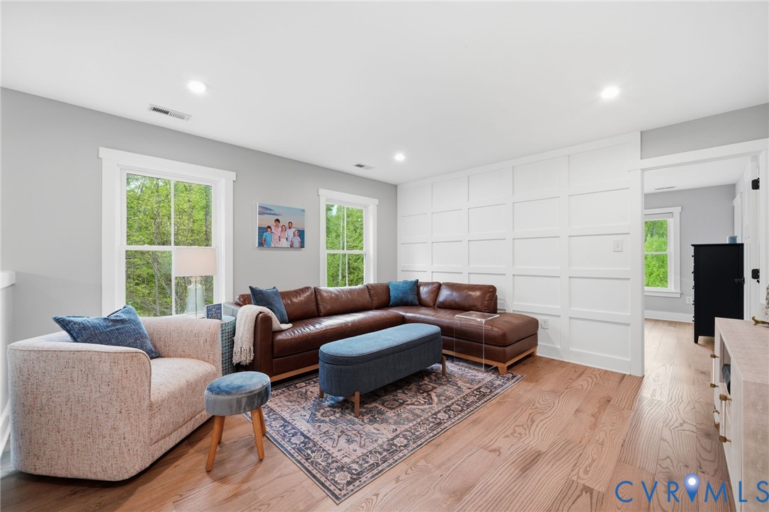 3301 Seaford Crossing Dr