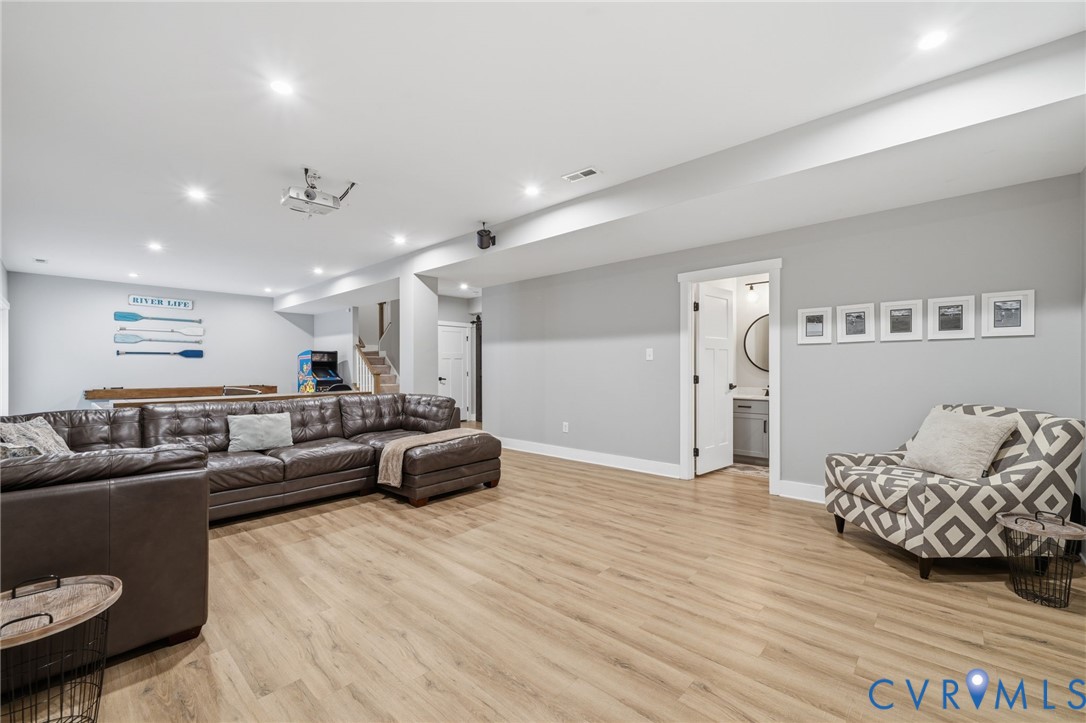 3301 Seaford Crossing Dr