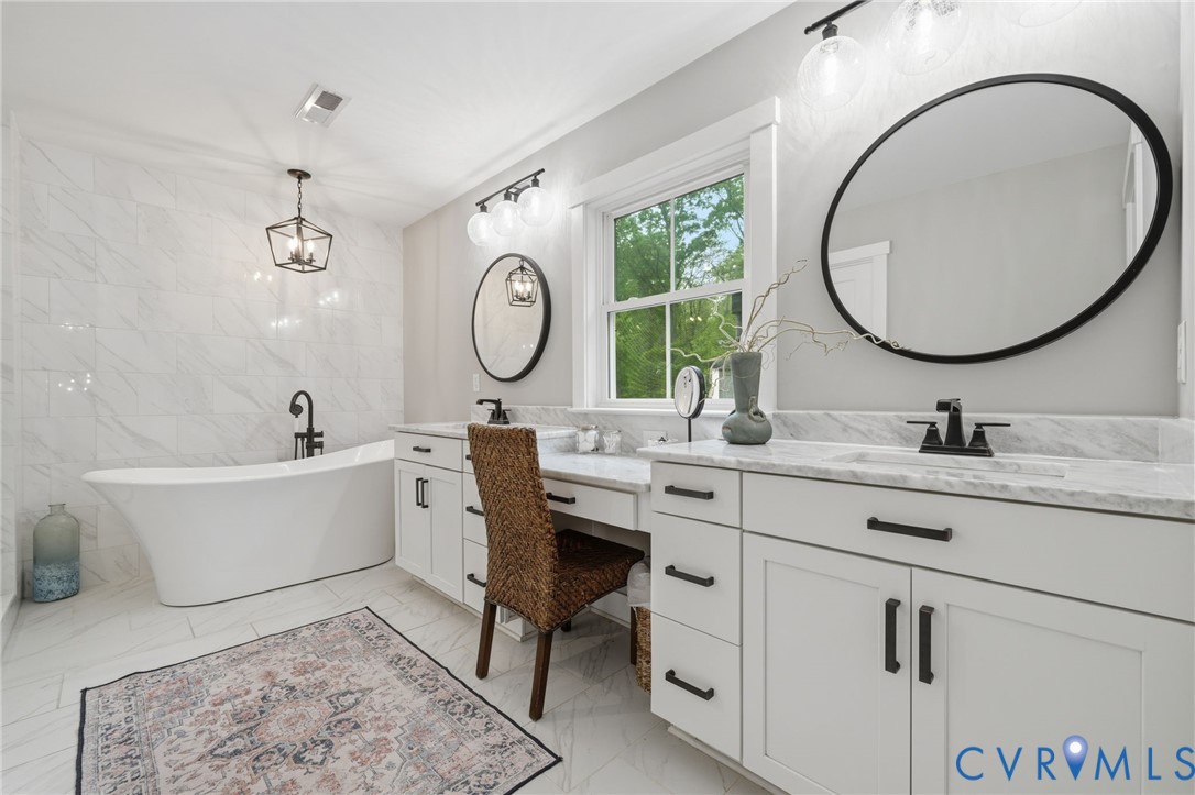 3301 Seaford Crossing Dr