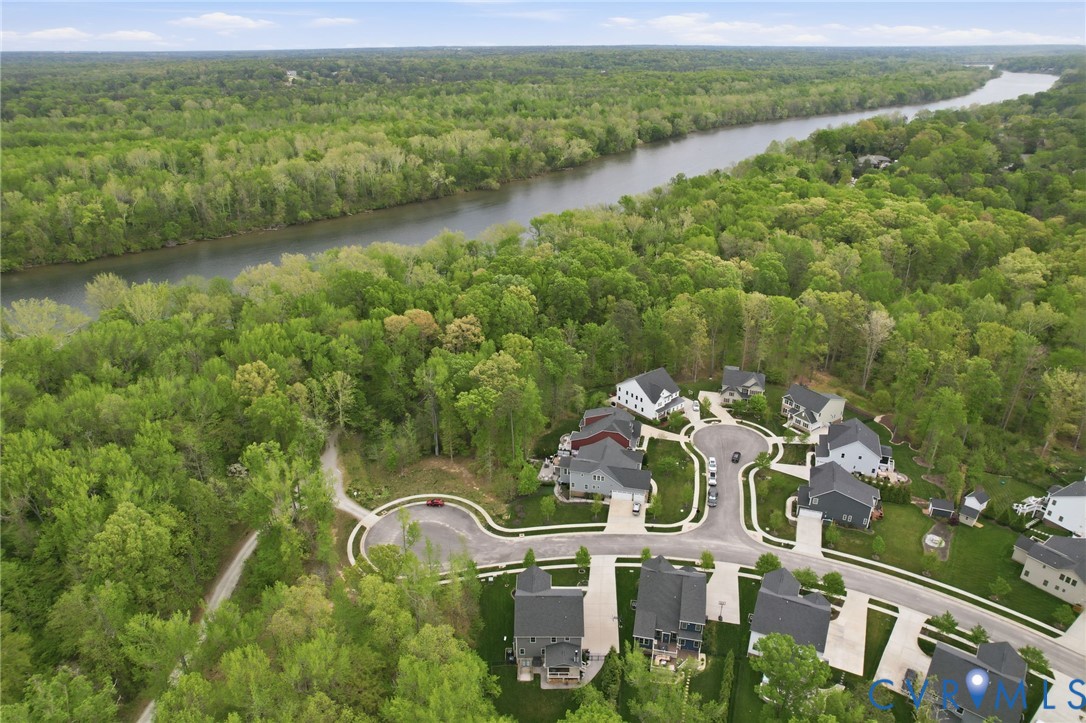 3301 Seaford Crossing Dr